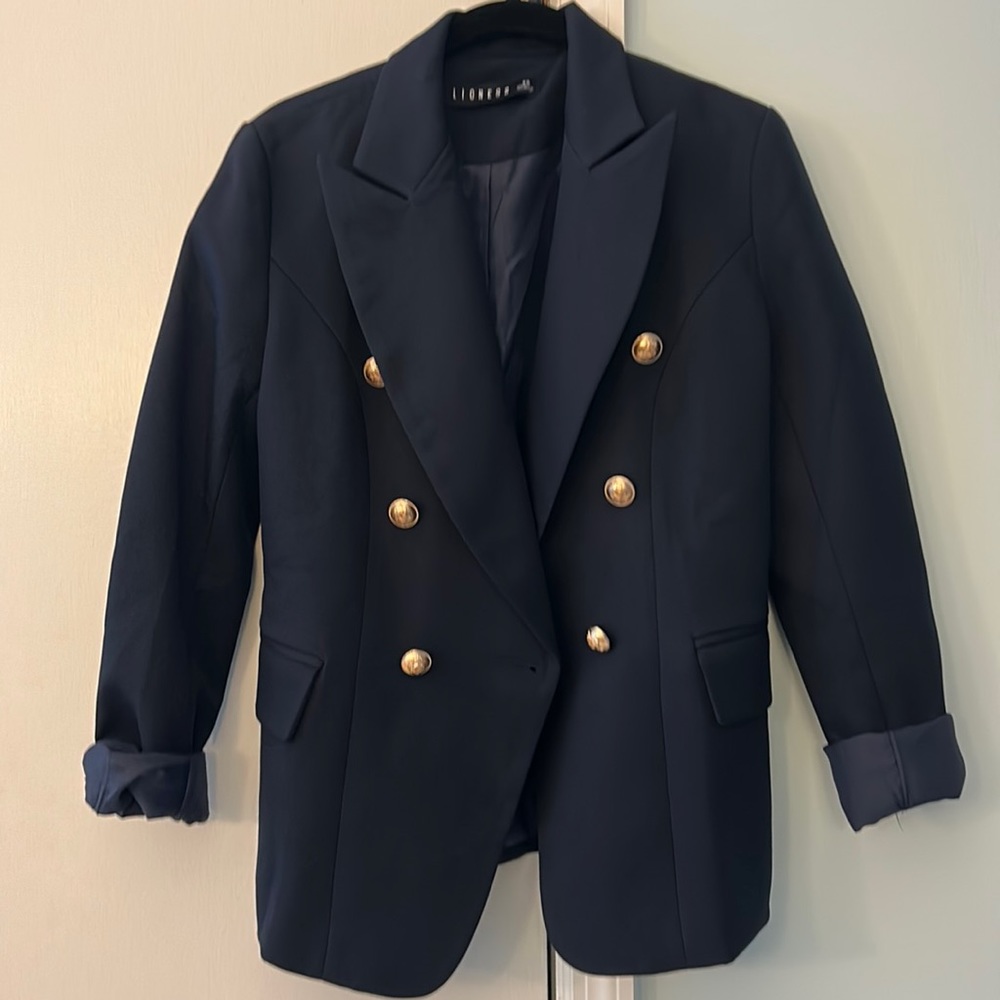 Lioness navy xs blazer, I cut the shoulder pads out